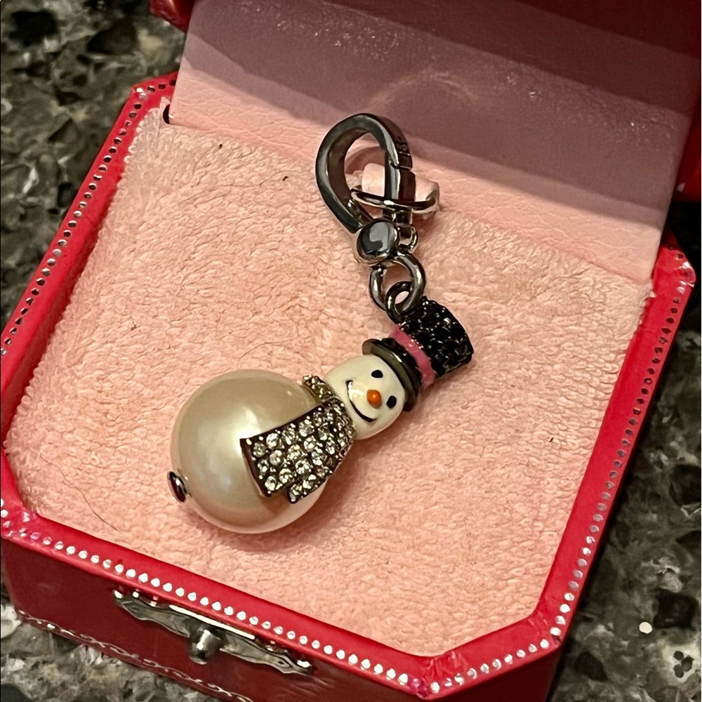 Pearl snowman charm